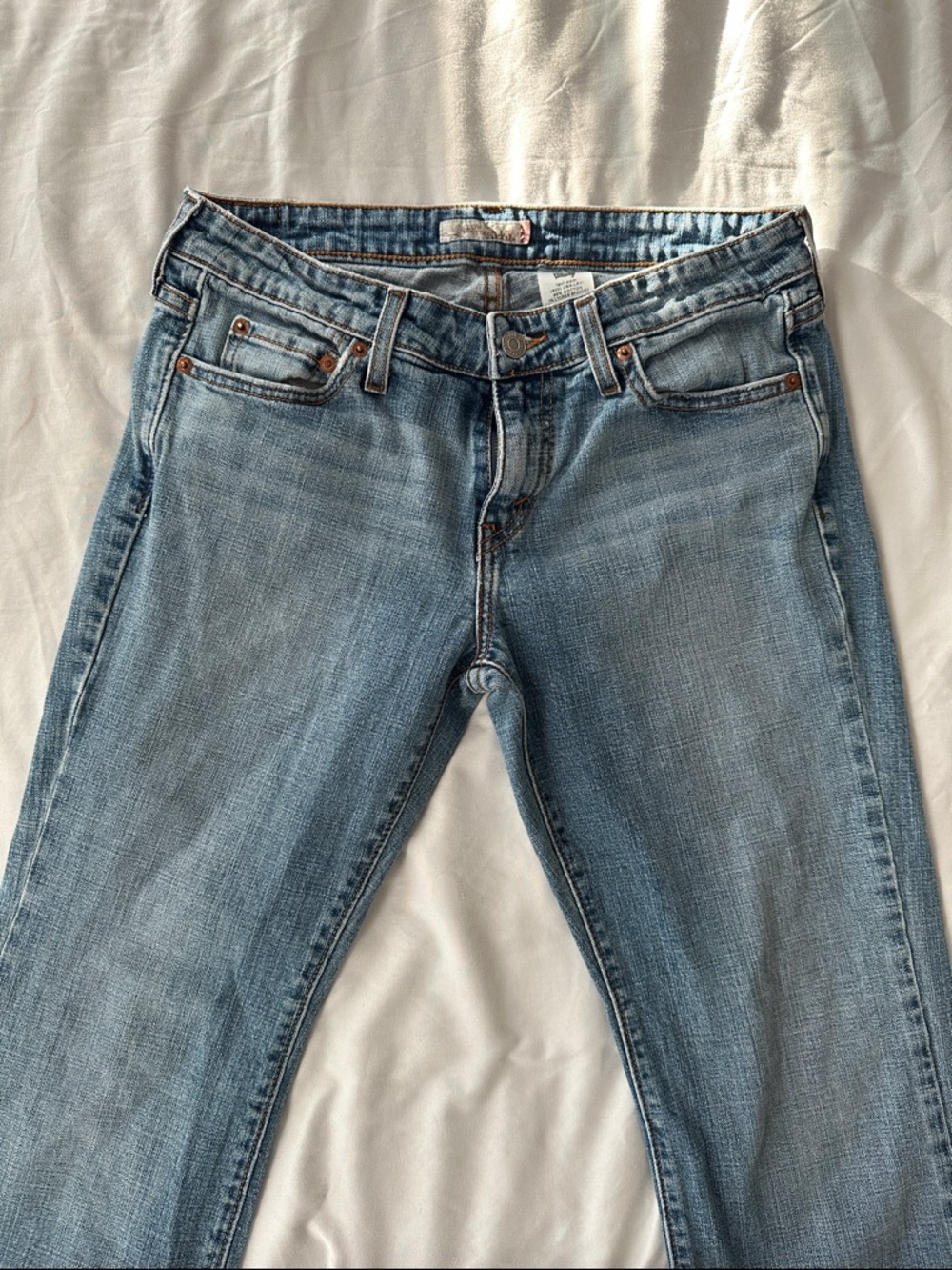 2007 Levi's Medium Blue Low Boot Cut Jeans - Picture 6 of 11